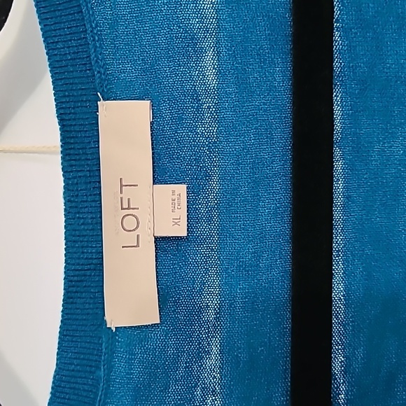 Light Sweater - Picture 2 of 3